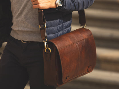 Bosca Dolce Italia Messenger  Dark Brown