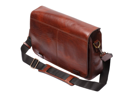 Bosca Dolce Italia Messenger  Dark Brown